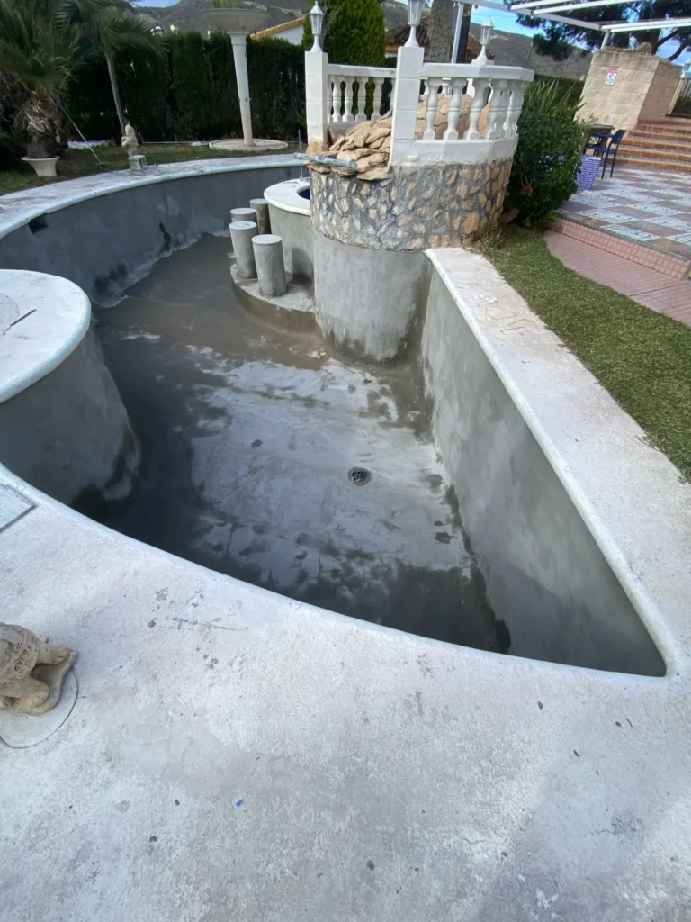 reparacion de grietas en piscina y nuevo gresite cataluña reparacion de grietas en piscina y nuevo gresite cataluña