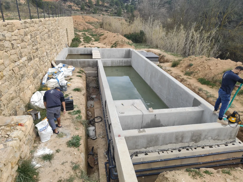 maquinaria tecnica para piscina natural cataluña
