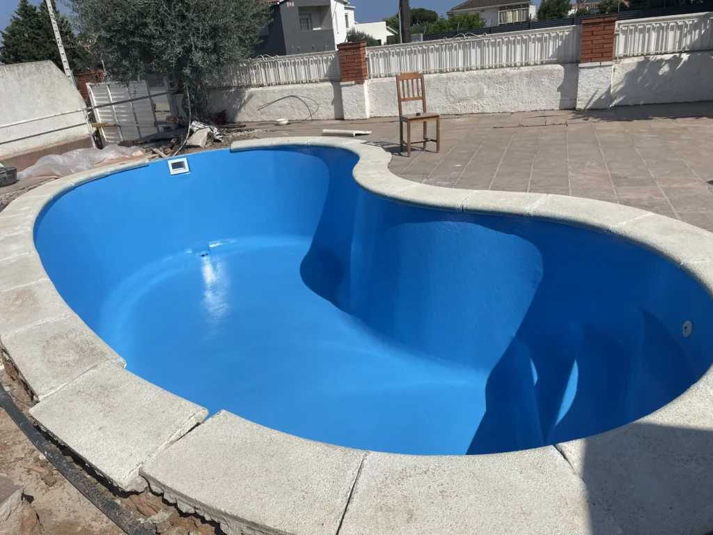 Reparación de piscina de fibra de vidrio cataluña Reparación de piscina de fibra de vidrio cataluña
