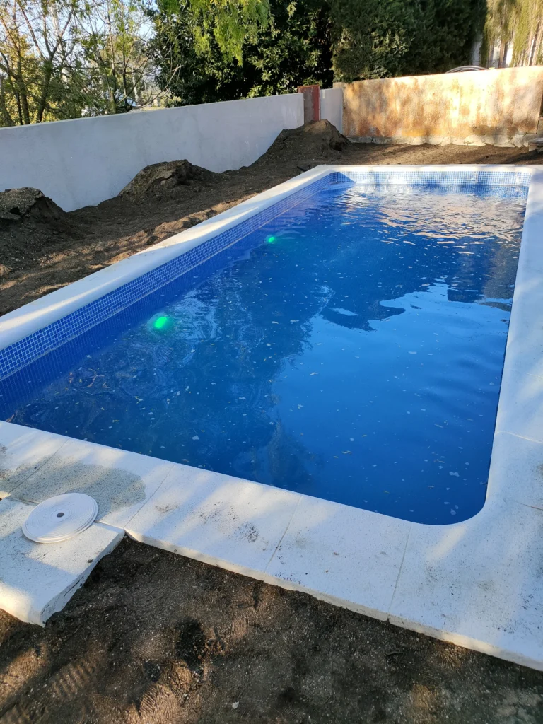 piscina reformada con solera nueva en cataluña