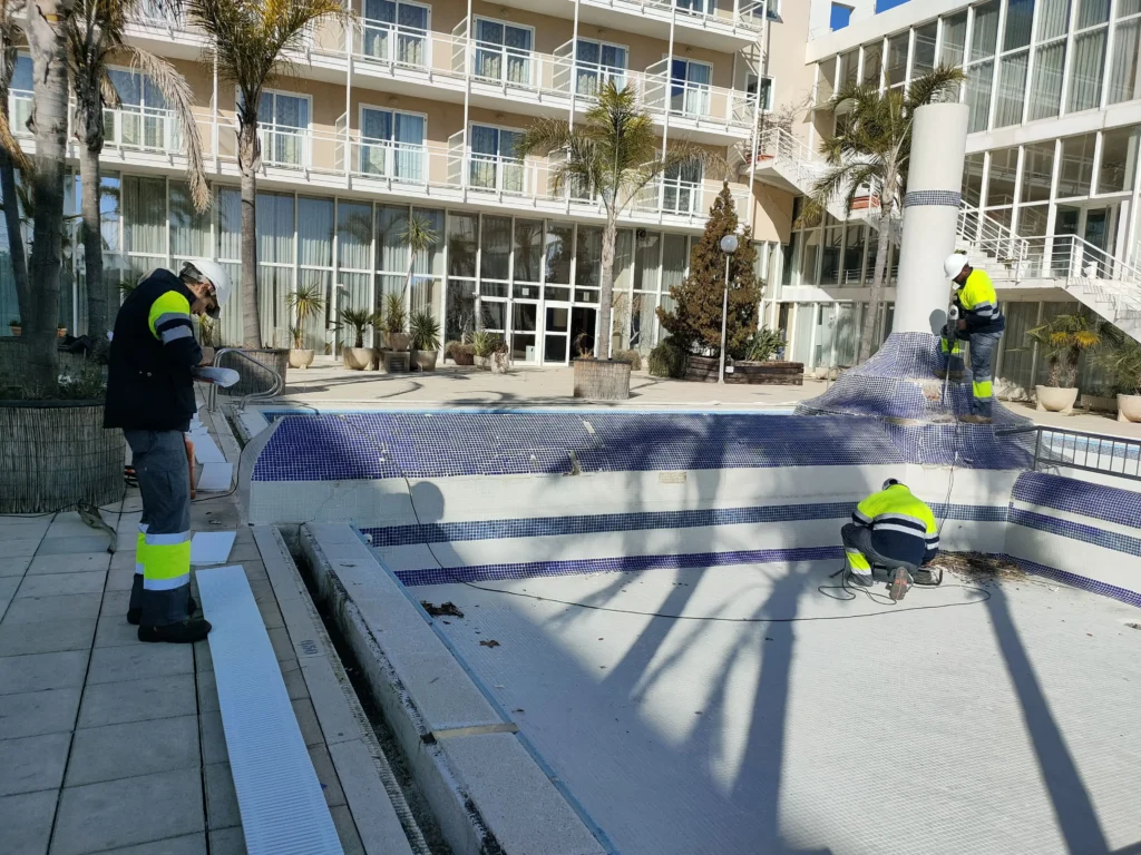 rehabilitación de piscina y pavimento