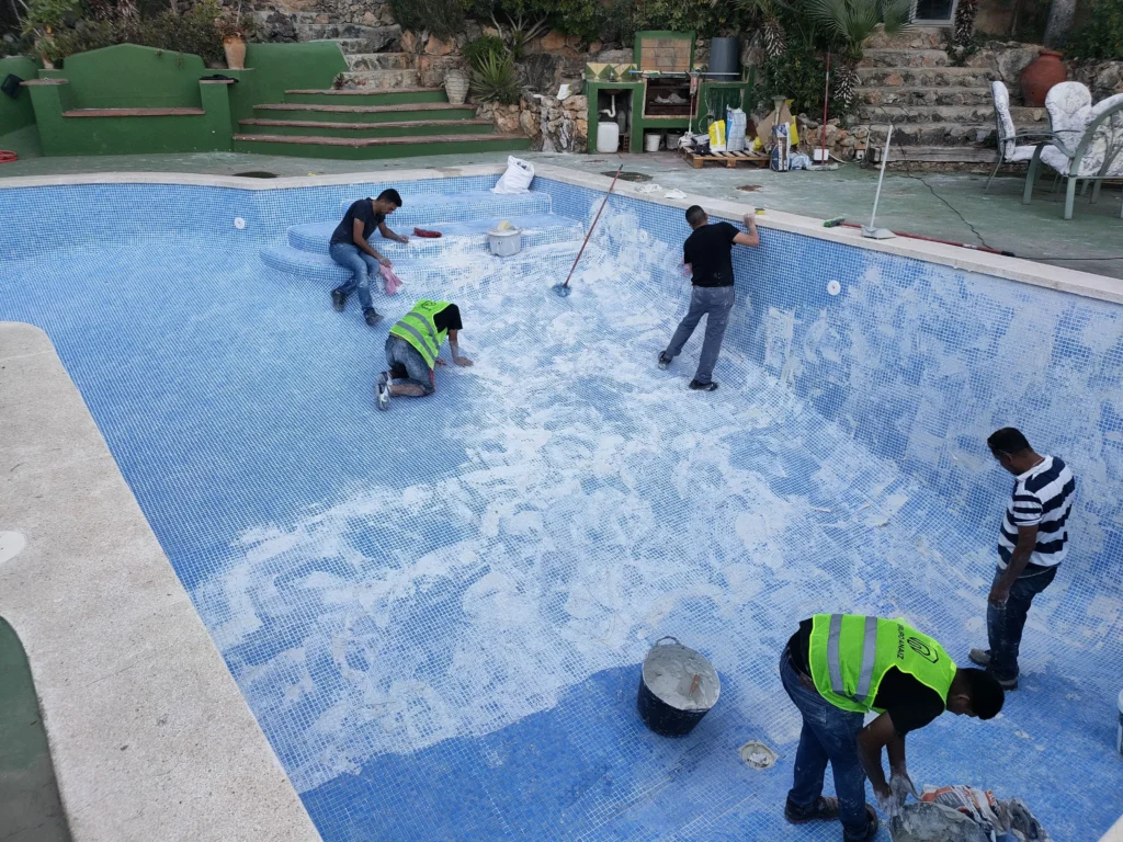 diseño de piscinas rústicas en Cataluña