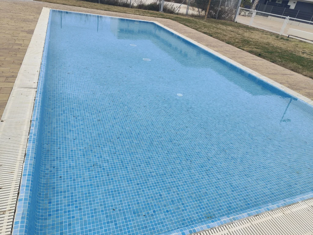 diseño de piscinas con suelo móvil en Cataluña