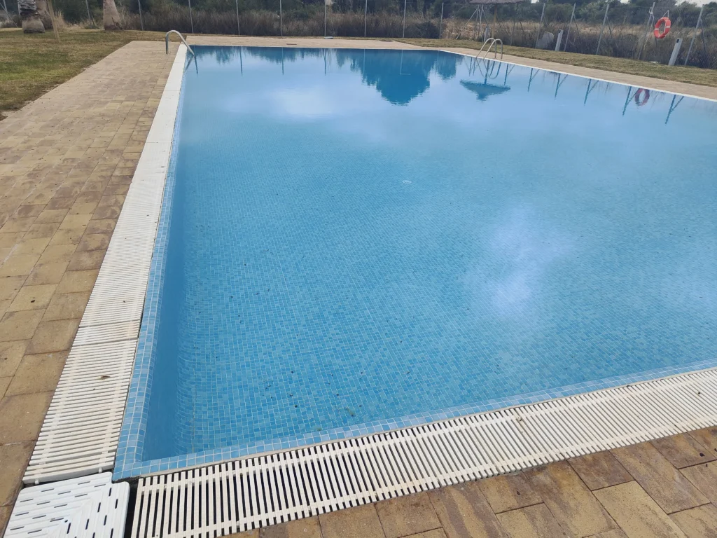 renovación de terraza y piscina